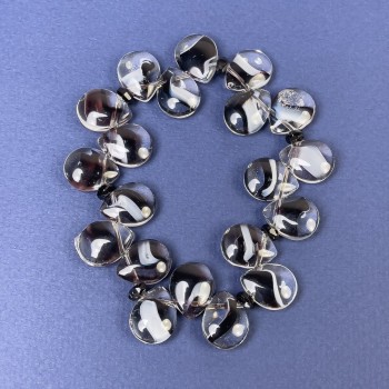Náramek z muránského skla «Motýlek», průměr cca 15×12 mm, délka 18 cm ±, na elastické gumičce