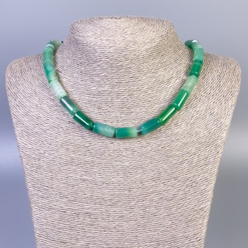 Náhrdelník z agátu, hladké válce, průměr 15×8 mm, délka 45 cm ± s karabinkou