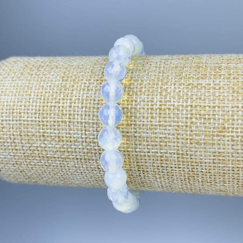 Náramek z měsíčního kamene, broušené kuličky 8 mm, délka 18 cm, elastický