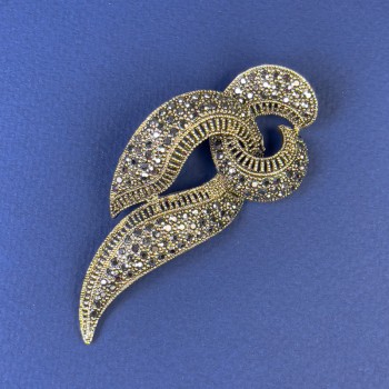 Brož se šedými štrasovými kamínky, bronzovo-zlatý kov, rozměry 78 × 33 mm +