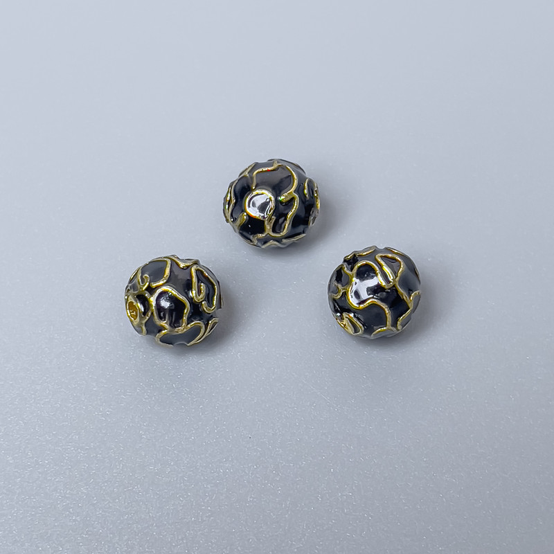 Korálka Cloisonné černý smalt, průměr 8 mm, otvor 1,5 mm, zlatý odstín kovu, 1 ks