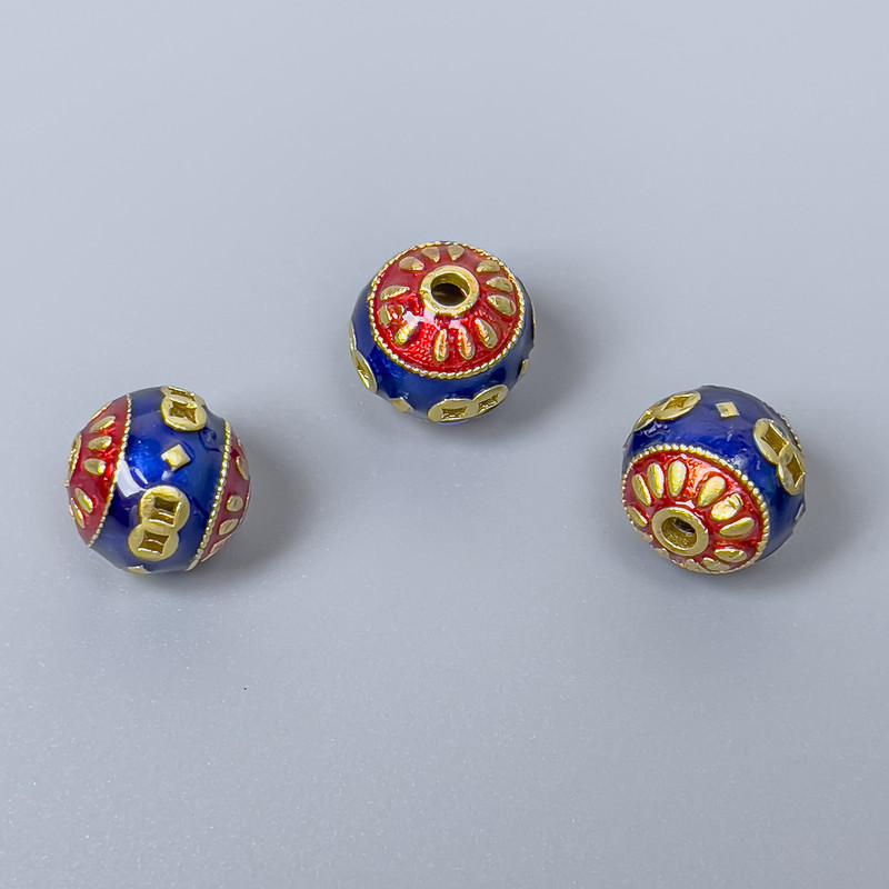 Korálka Cloisonné modrá a červená smalt, průměr 10 mm ±, otvor 2 mm, zlatá barva kovu, 1 ks
