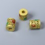 Korálka Cloisonné cylindrického tvaru, červená a zelená smalt, průměr 9×10 mm, otvor 3 mm, zlatistý kov, 1 ks