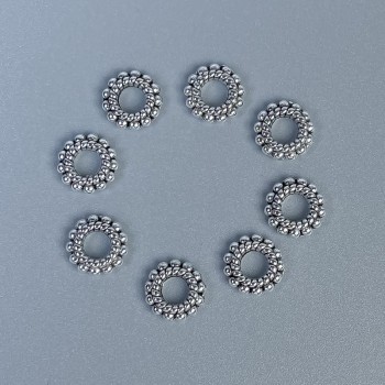 Korálková vložka – barva kovu stříbrná, průměr 8×2 mm, otvor cca 3,5 mm, balení 20 g (cca 61 ks)