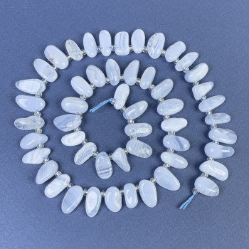 Achátové korálky modré, brusované, 6×12 mm, na niti, délka 40 cm+