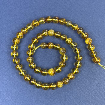 Jantarové korálky hladká kulička 8 mm ± na niti, délka cca 39 cm