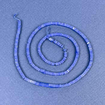Korálky z lazuritu – čtvercový rondel 2,5×1 mm na niti, délka 39 cm+