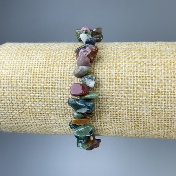 Náramek z zeleného jaspisu, drobné korálky, průměr 6–8 mm, délka 18 cm, elastický