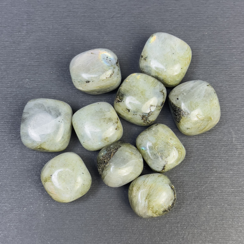 Přírodní labradorit – facetované samorodky bez otvoru 17×13 mm (+/-) (na 100 g)