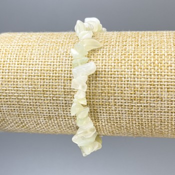 Náramek z drobných kousků onyxu, průměr 6–10×2–3 mm ±, délka 18 cm ±, elastický