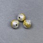 Kovové komponenty – korálka-vložka, barva kovu stříbrná a zlatá, průměr 8×8 mm ± otvor, průměr otvoru cca 1,5 mm ± balení 3 ks