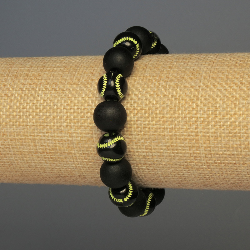 Náramek z dřevěných korálků, průměr korálků 12 mm, vložka ve tvaru kuličky, délka 18 cm, elastický