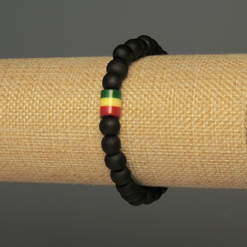 Náramek z dřevěných korálků, průměr 8 mm (+/-), akrylová vložka 9×8 mm (+/-), délka 18 cm (+/-), elastický (na gumičku)