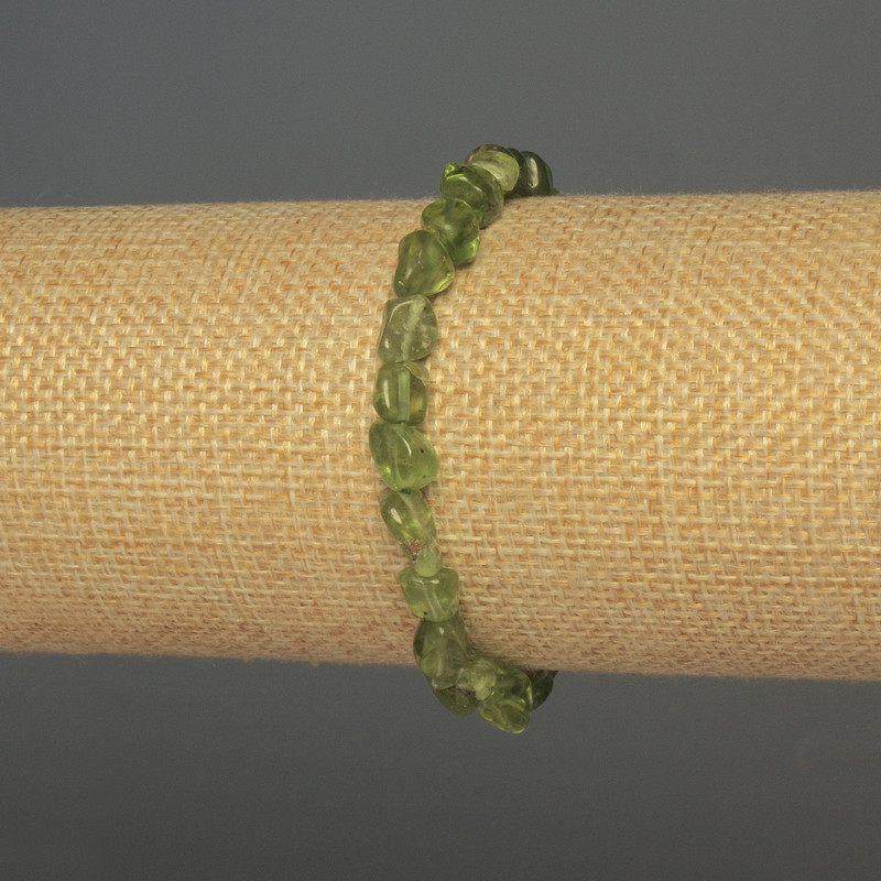 Náramek z chryzolitu – fasetované korálky 7×6 mm, délka 18 cm, elastický