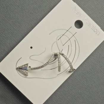 Náušnice kaf na ucho ze stříbrného kovu se bílými štrasovými kamínky