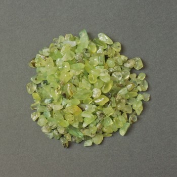 Přírodní prehnit – fragmenty bez otvorů 6–12×5–8 mm ± (za 100 g ±)