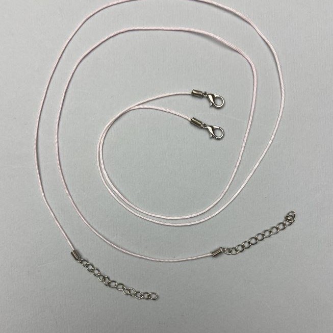 Růžová šňůra 'pletenka' na krk, průměr 1 mm, délka 51–55 cm+