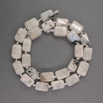 Korálky z adularitu obdélníkové, rozměry 9×9×13 mm, délka 42 cm ±