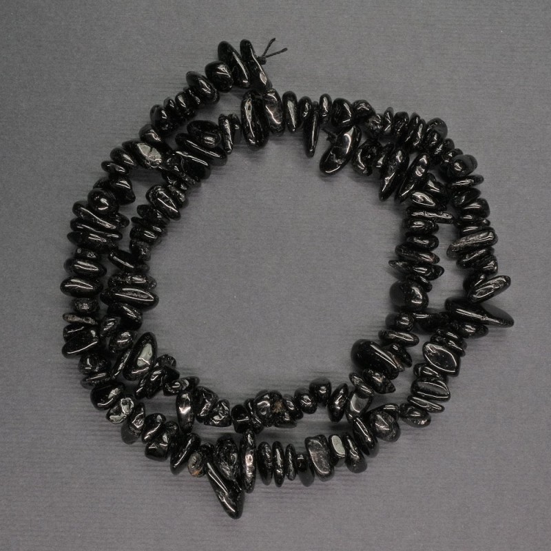 Náhrdelní korálky z přírodního kamene, černý turmalín, drť, průměr 6×4 mm, délka 41 cm