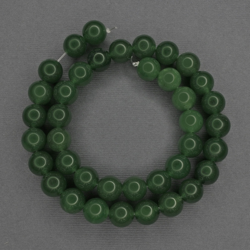 Korálky z chrysoprasu – hladké kuličky, průměr 10 mm, ± na niti, délka 37 cm+