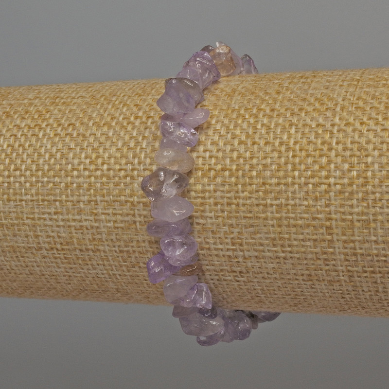 Náramek z ametystové drti, průměr 6–9×2–4 mm, délka 18 cm, elastický