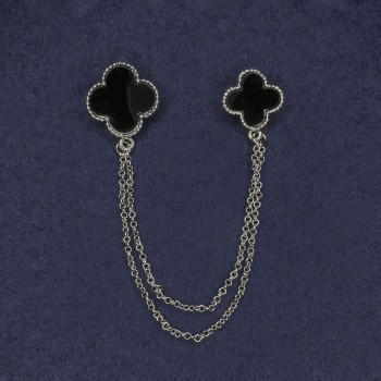 Brož na kardigány, černá smaltovaná, průměr 22 mm a 18 mm, stříbrný kovový řetínek, délka 12 cm