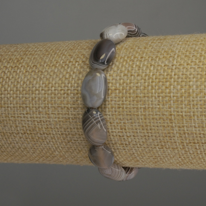 Náramek z achátu Botswany, oválný, průměr 14×10 mm, délka 18 cm, elastický