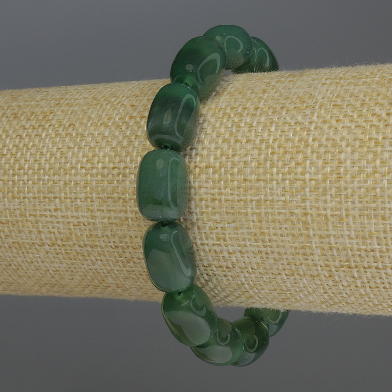 Náramek z achátu s barilkovými korálkami, průměr 14×10 mm, délka 18 cm, elastický