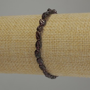 Náramek z granátu, facetovaný, průměr 6×5 mm, délka 18 cm, elastický