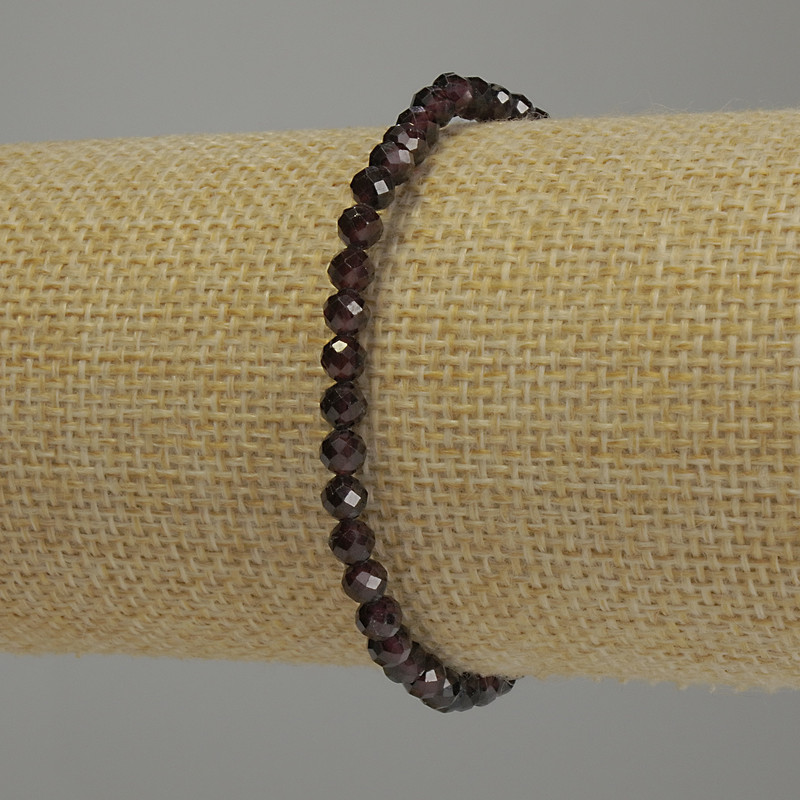 Náramek z granátu, brusované kuličky, průměr 4 mm, délka 18 cm, pružný