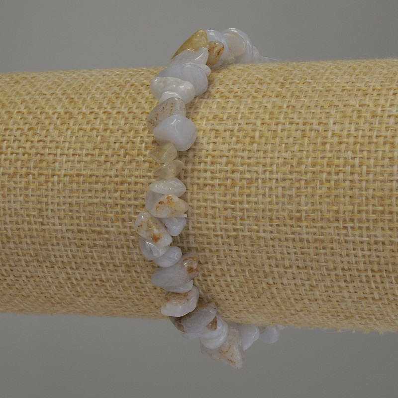 Náramek z modrého achátu – drobné kousky, průměr 6–12×2–4 mm, délka 18 cm, elastický
