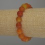Náramek z oranžového achátu – hladké kuličky, průměr cca 10 mm, délka 18 cm, elastický
