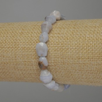 Náramek z azurově modrého achátu s multifacetními korálky, průměr 10–15 × 10 mm, délka 18 cm, elastický