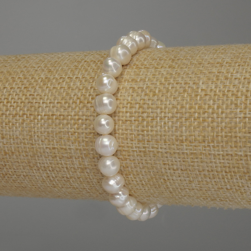 Náramek z říčních perel, průměr 7×6,5 mm, délka 18 cm (elastický)