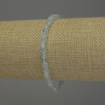 Náramek z přírodního topazu, broušené kubické korálky, průměr 4×4 mm, délka 18 cm, elastický