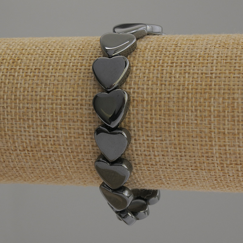 Náramek z hematitu ve tvaru srdce, průměr 12 mm, délka 18 cm, pružný