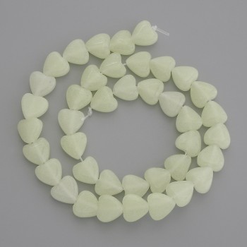 Korálky z onyxu ve tvaru srdce, zelený lesk, 10×10 mm, ± na šňůrce, délka 36 cm