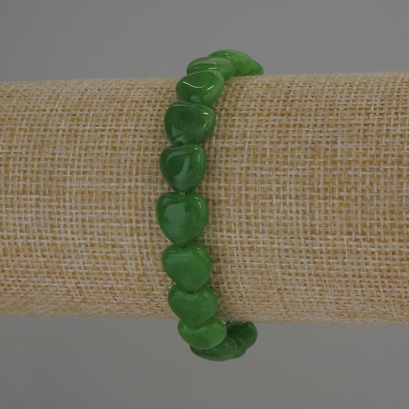 Náramek z chrysoprazu ve tvaru srdcí, průměr 10 × 10 mm, délka 18 cm, elastický