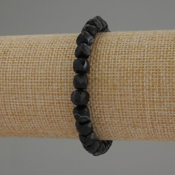 Náramek z broušených kubických achátových korálků, průměr 7 mm ±, délka 18 cm, elastický