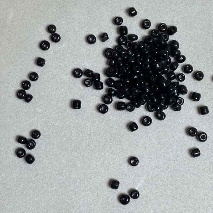 Černá plastová rondelová korálka 4×3 mm ± balení 70 g