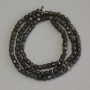 Korálky ze slunečního obsidiánu, brusované kubíky, průměr 3 mm, délka 39 cm, na niti