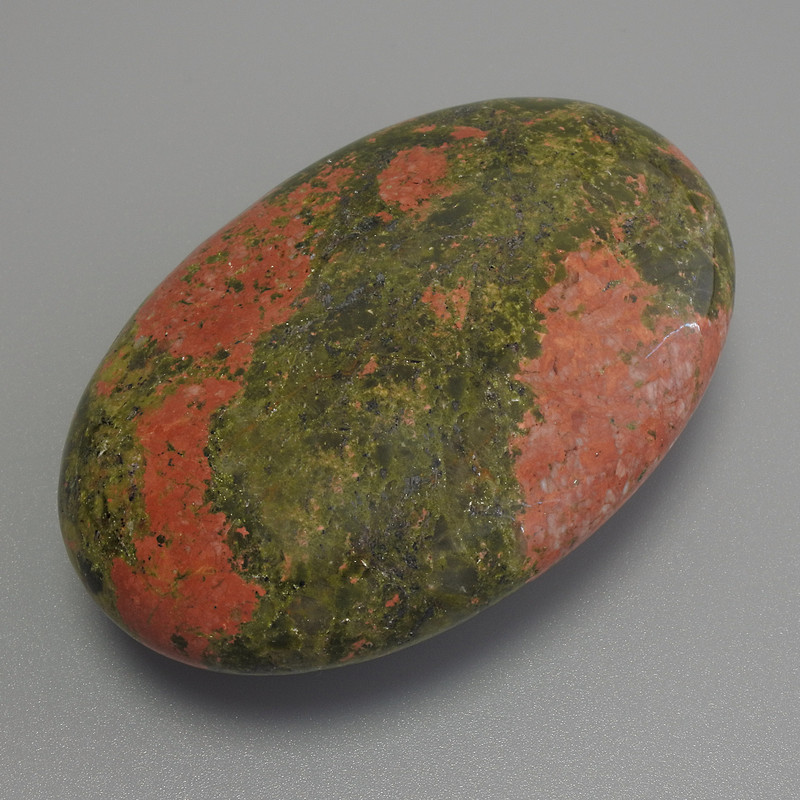 Suvenýr z přírodního kamene heliotrop oválný 60×40×20 mm+