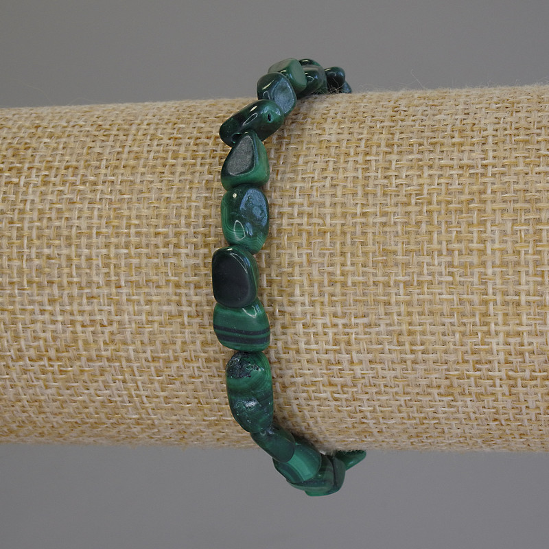 Náramek z malachitu, broušené korálky, průměr 8×5–8 mm, délka 18 cm, elastický