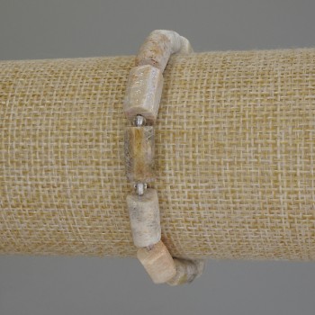 Náramek z fosilizovaného korálu, facetovaný výbrus, průměr 12×7 mm ±, skleněné korálky 3 mm ±, délka 18 cm ±, elastický