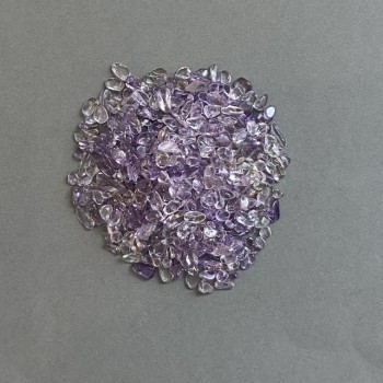 Přírodní ametystová drť bez otvoru 3–8×3–4 mm ± (na 100 g)