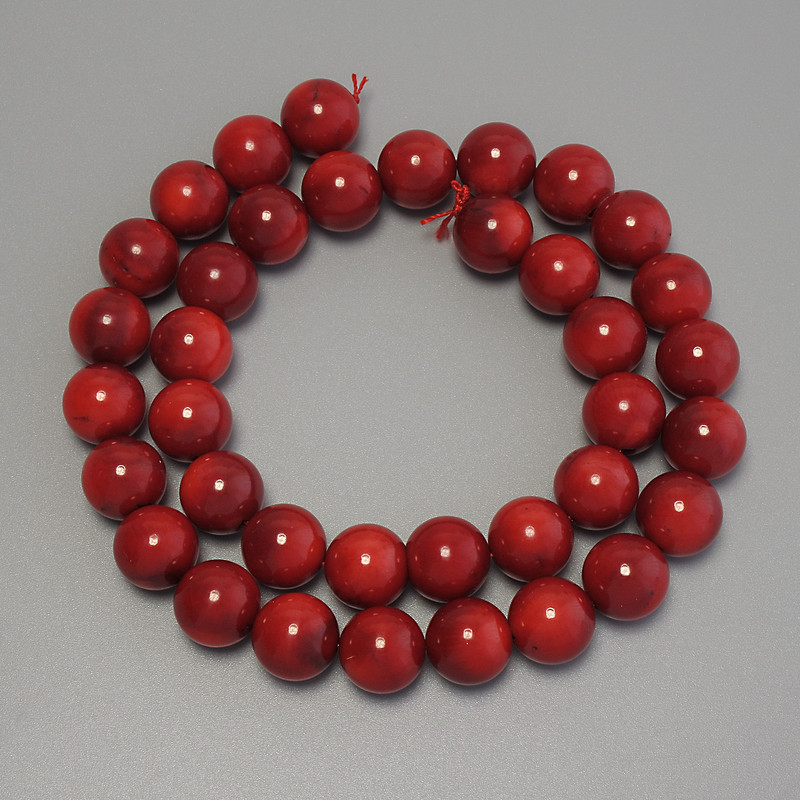 Korálové korálky hladké kuličky 11 mm ±, délka 41 cm ±, na niti