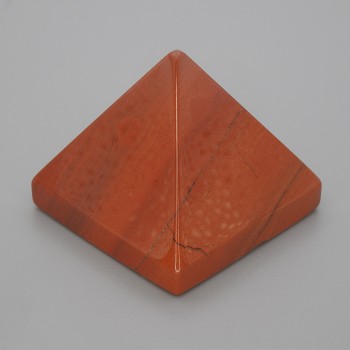 Pyramida suvenýr z přírodního kamene červený jaspis, délka 38×38 mm +-, šířka 33 mm+