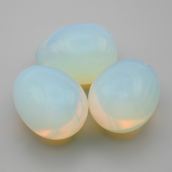 Яйце сувенір з натурального каменю Місячний камінь, діаметр 40х30+-мм