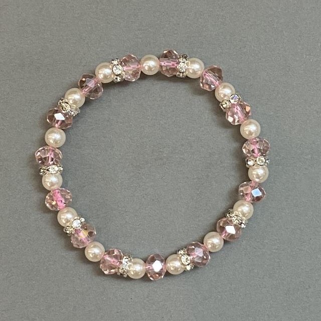 Náramek z českého křišťálu a rondelů, průměr 8×6 mm, ± perly (umělé) korálky 6 mm ± s kovovými vsadkami, délka 18 mm ± elastický