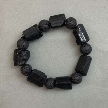 Náramek z turmalínu Sherl, facetované kameny, průměr 19–27×15 mm ±, kuličky z lávy 12 mm ±, délka 20 mm ±, elastický